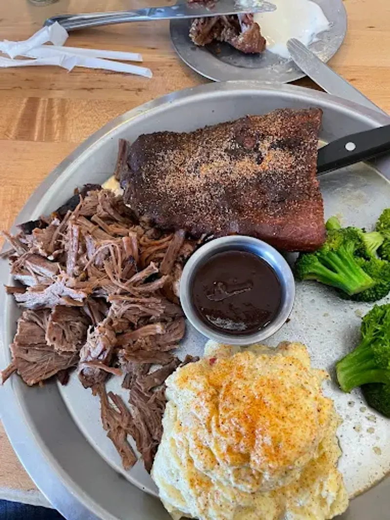 HQ Southern BBQ - Evansville, Wyoming