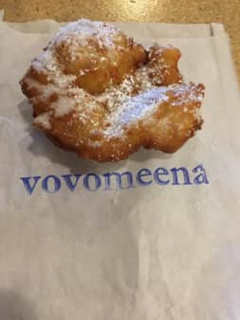How To Do Vovomeena Like A Local