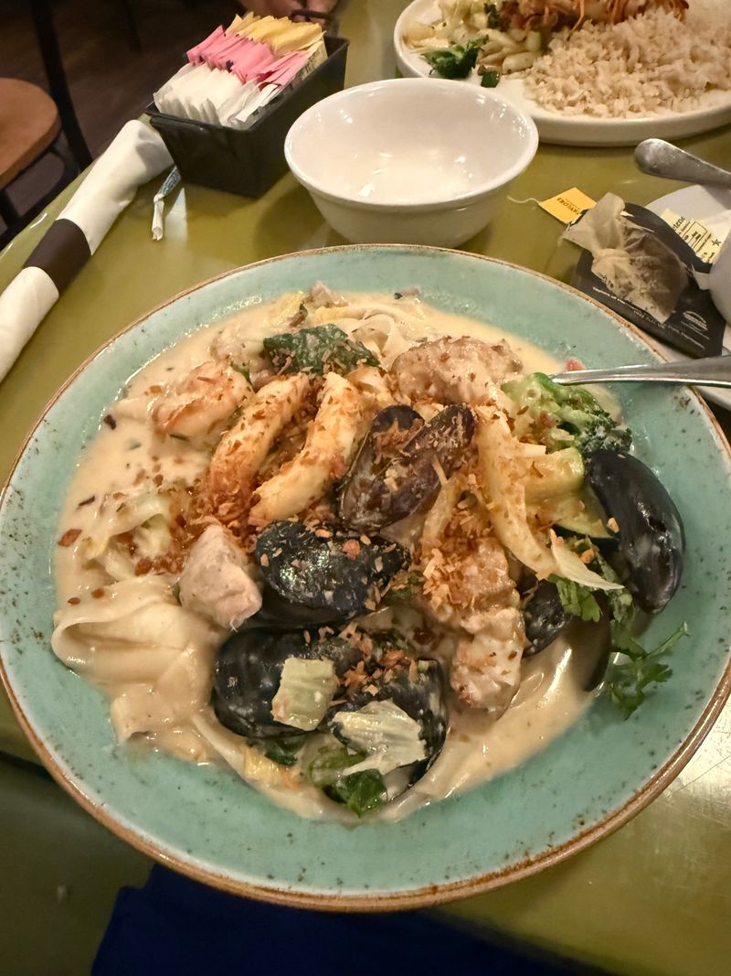 This Iconic Florida Restaurant Is Known for Coconut Shrimp Worth the Drive 6 Kingston Seafood Bowl With Coconut Rice