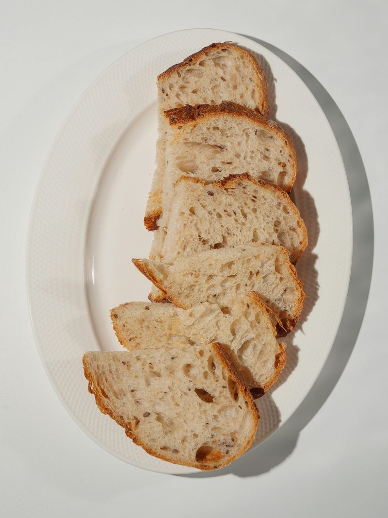 22 Foods That Would Be “Problematic” Today - But Nobody Blinked Back Then 12 White bread dinner