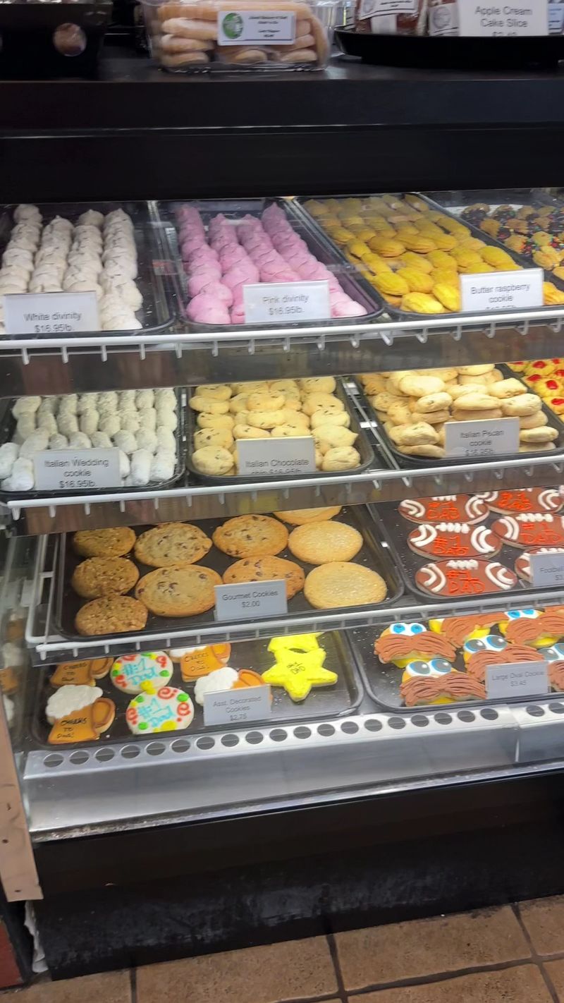 This Unassuming Florida Bakery Is Known for Cakes Locals Swear By 6 Italian Cookies and Yoyo Cookies