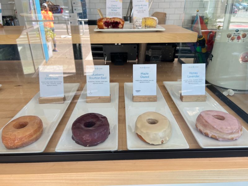 This Oregon Coffee-And-Donut Window Has Regulars Timing Their Morning Around It 7 Raspberry Rosemary Glaze