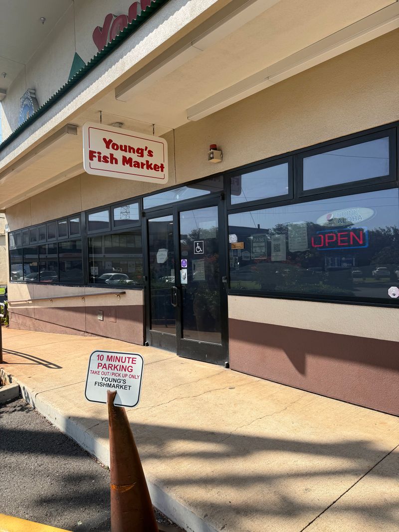 Young's Fish Market - Honolulu, Hawaii