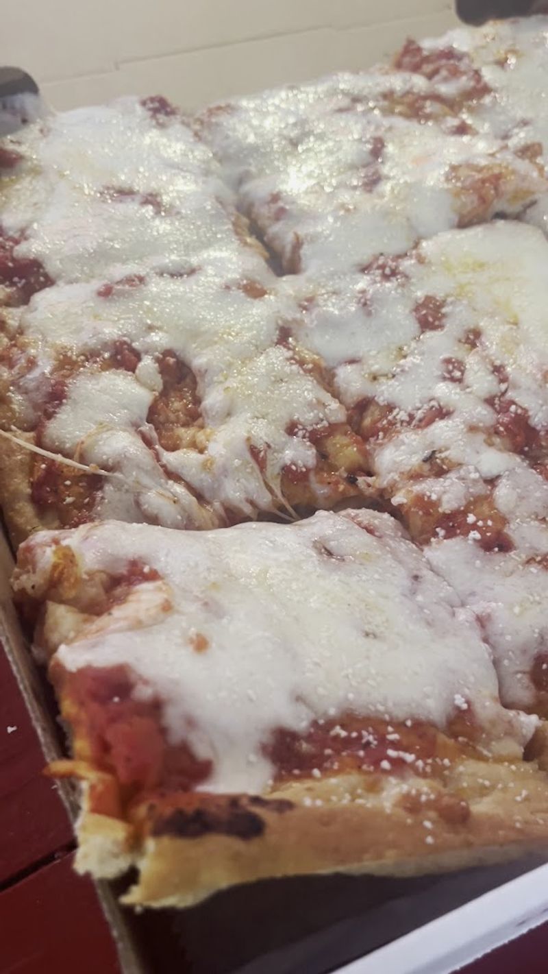 This Hidden Florida Pizza Spot Is So Good, Locals Can’t Stop Talking About It 7 Perfectly Balanced Tomato Sauce and Cheese
