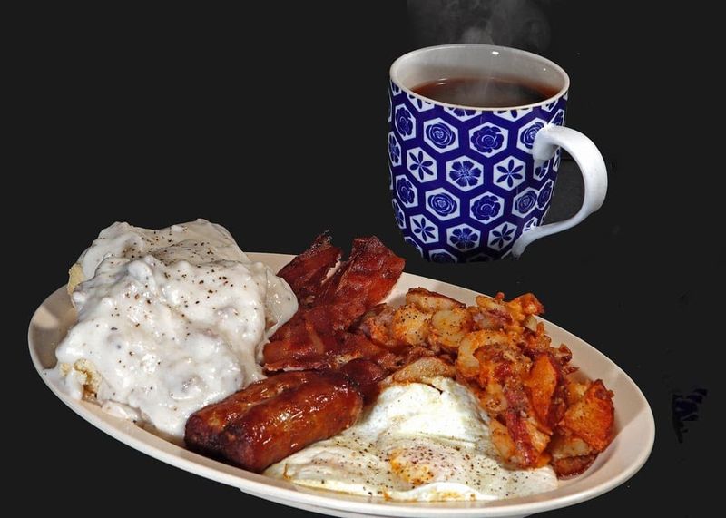 People Drive From All Over Florida for the Omelets at This No-Frills Restaurant 7 The Hungry Man Breakfast, Built to Last