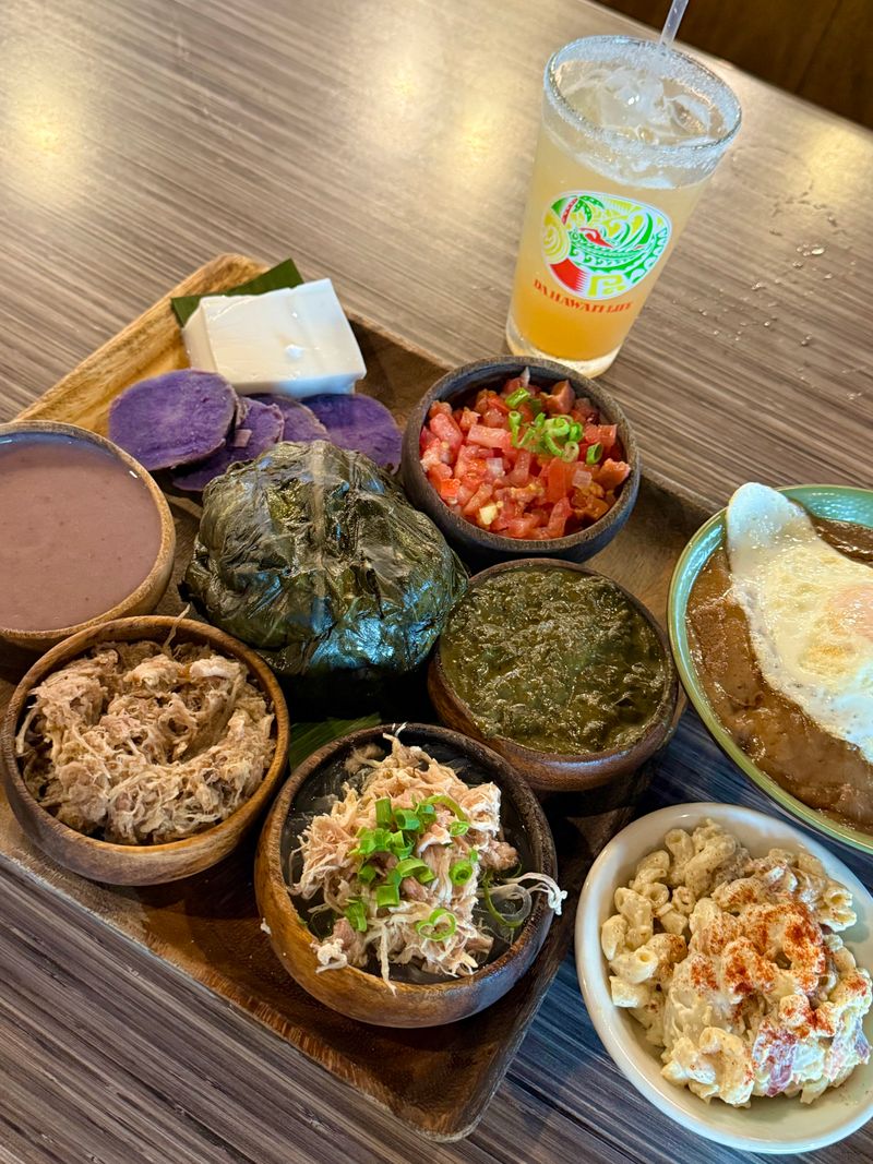 Highway Inn Kaka'ako - Honolulu, Hawaii