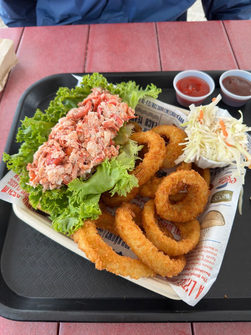 12 Rhode Island Harborview Restaurants Where Lobster Rolls Taste Like A Coastal Tradition 8 Blount Clam Shack on the Waterfront - Warren, Rhode Island