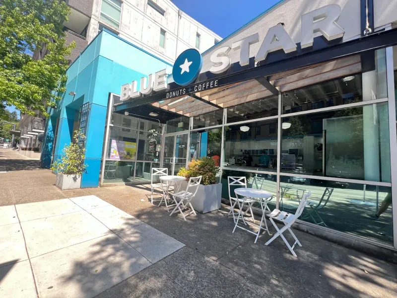 This Oregon Coffee-And-Donut Window Has Regulars Timing Their Morning Around It 13 How to find us