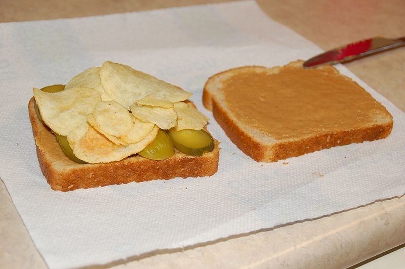 Chips in sandwich