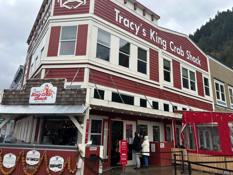 12 Alaska Chowder Stops Where One Bowl Feels Like A Warm Reset 9 Tracy’s King Crab Shack-Main - CLOSED FOR SEASON - Juneau, Alaska