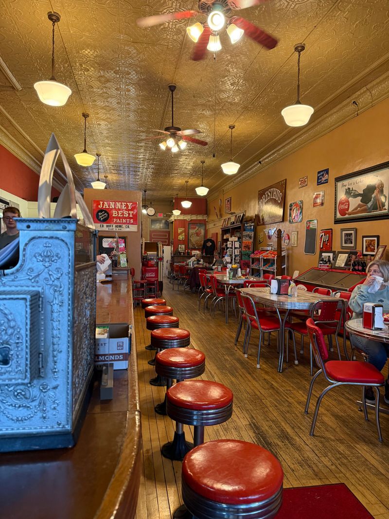 Rockin Relics - Rugby, North Dakota