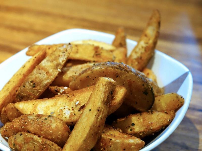 23 Foods That Feel Like a Crime to Charge That Much For 7 Small fries