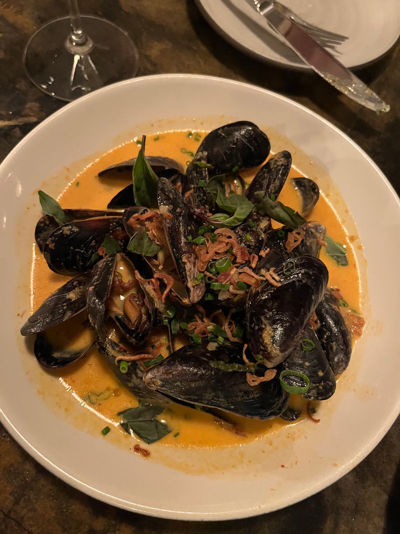 Mussels With Depth And Light