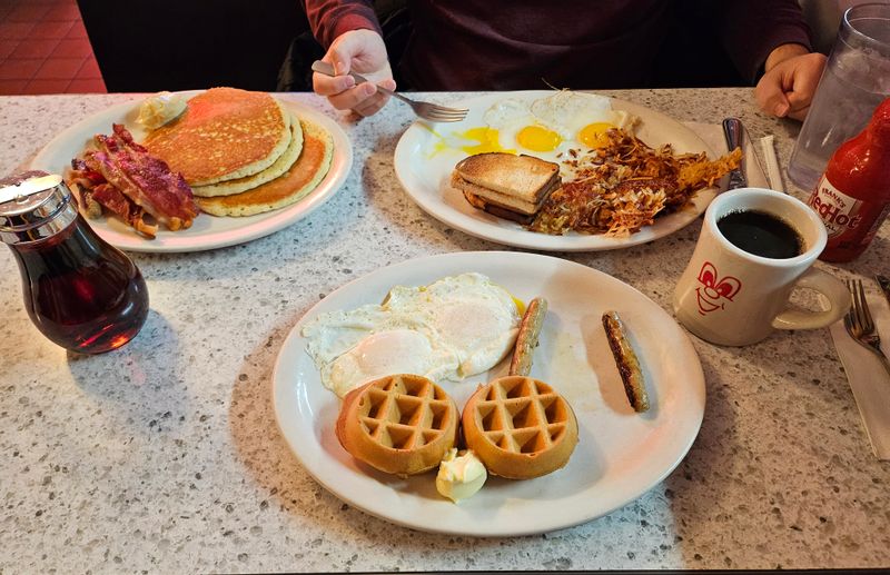 Farmhouse Omelet With Home Fries