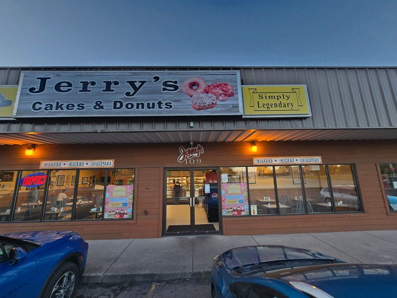 Jerry's Cakes & Donuts - Rapid City, South Dakota