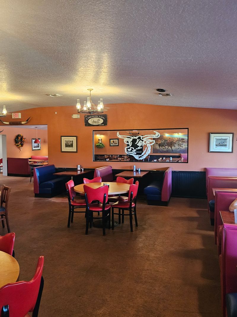 This Unassuming Florida Restaurant Is Known for Steaks Locals Swear By 7 Western-Themed Dining Room Vibe