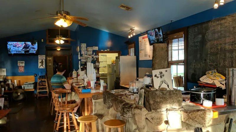 The Cozy Bungalow Atmosphere That Feels Like Family