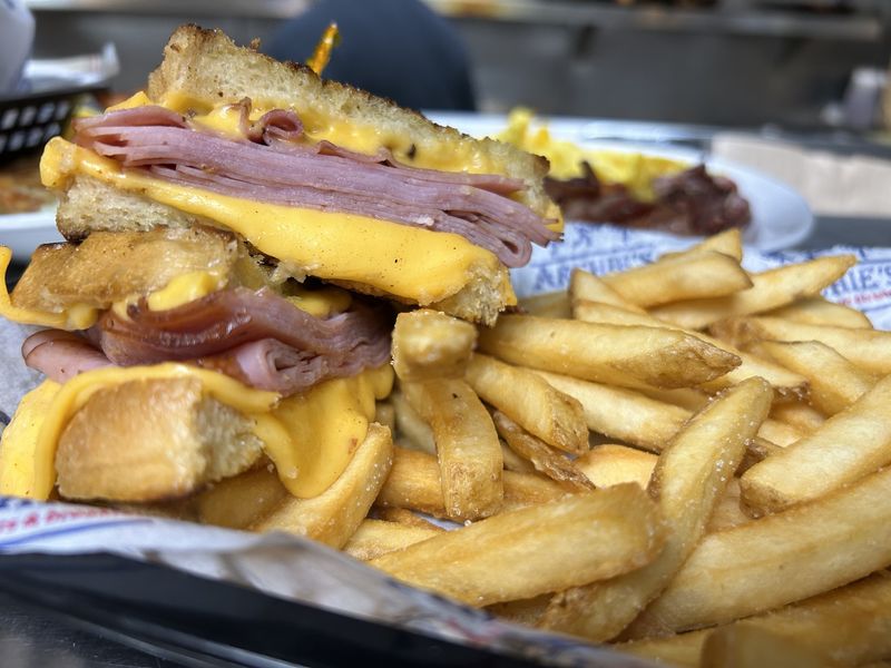 Archie's Giant Hamburgers & Breakfast - Reno, Nevada