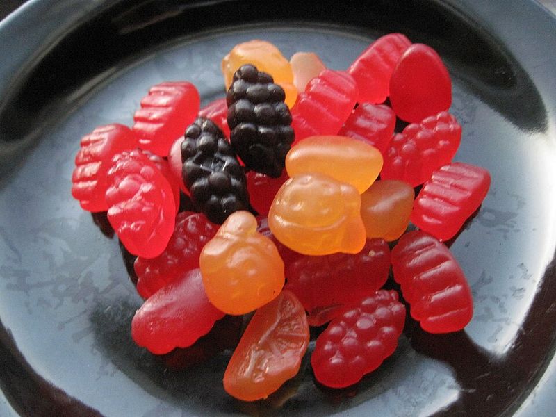 20 Foods That Look Fake - But Taste Real Enough to Keep Buying 5 Fruit snacks
