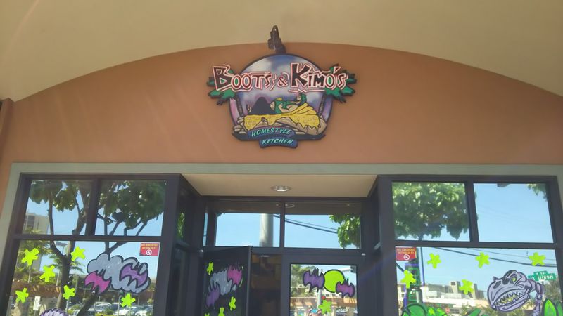 The Best Local Brunch Spot in Every State That’s Impossible to Book Last Minute 12 Boots & Kimo's Homestyle Kitchen - Kailua, Hawaii