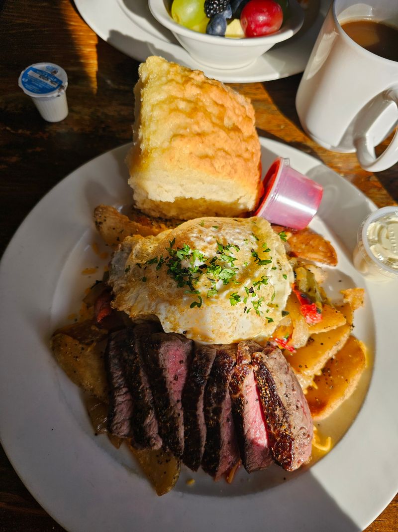 The Bee and The Biscuit - Virginia Beach, Virginia