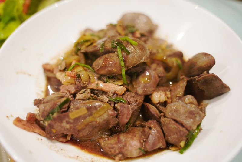 Chicken livers with onions