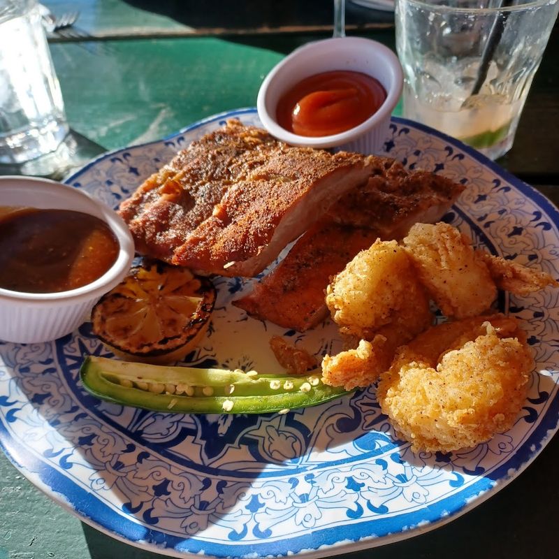 This old-school Texas steakhouse still feels like the kind of place legends are made in 8 Ribs and Catfish for Those Who Skip the Steak