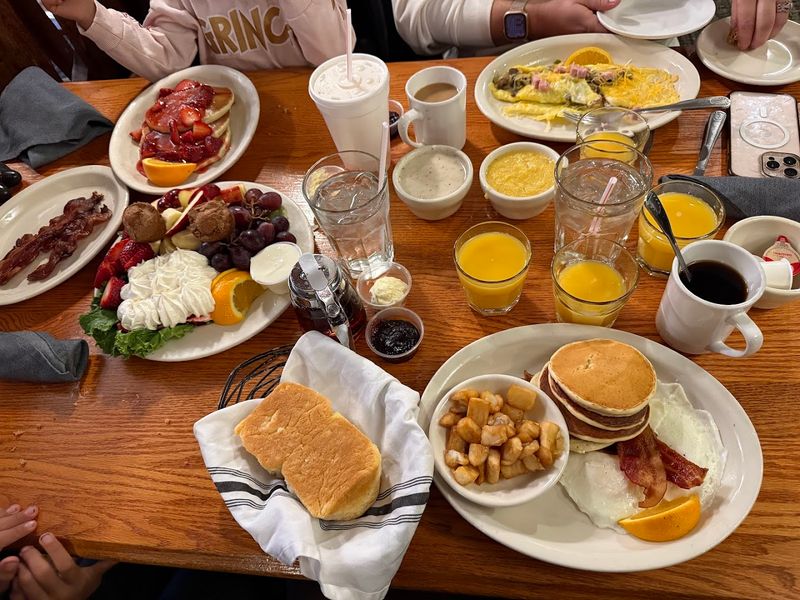 The small Tennessee town where one restaurant became just as famous as the place itself 12 Breakfast at The Old Mill Is a Hidden Gem