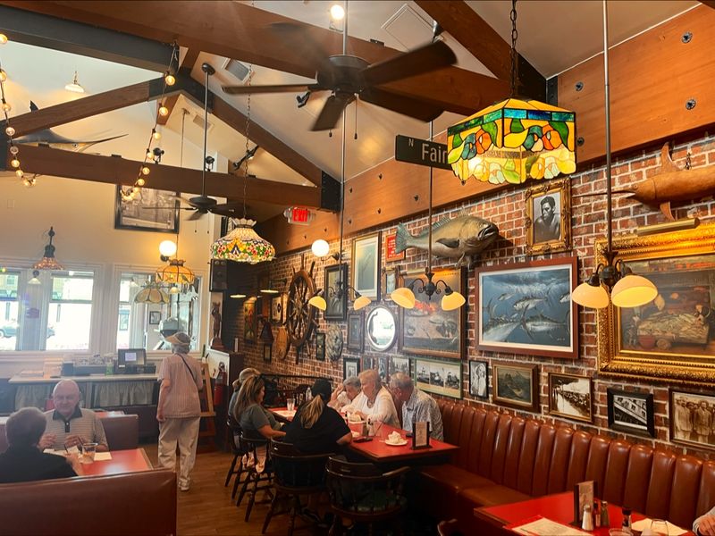 People drive for hours just to eat at this tiny California seafood spot by the water 12 Birthday Celebrations and Special Occasions Done Right