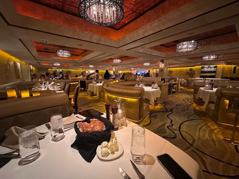 Old-School Nevada Atmosphere That Feels Genuinely Earned