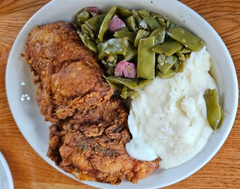 The small Tennessee town where one restaurant became just as famous as the place itself 3 Southern Comfort Food Done Absolutely Right