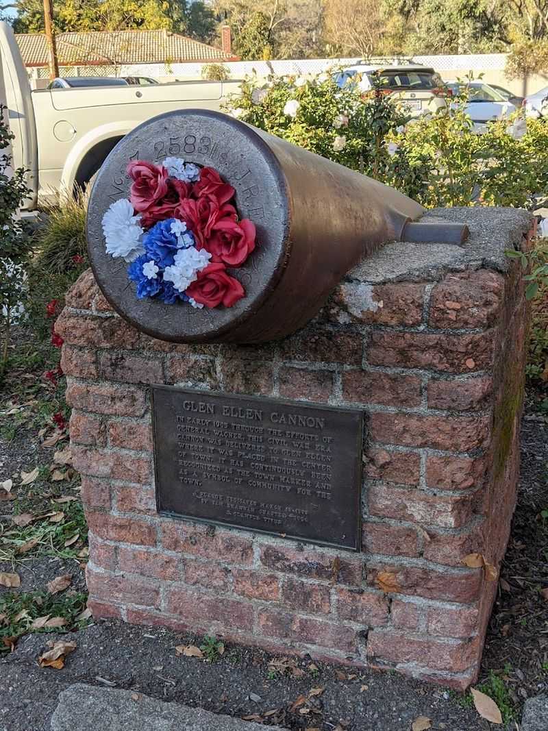 This quiet California wine country spot feels like a secret people are struggling not to share 13 Seasonal Farmers Markets and Local Artisans