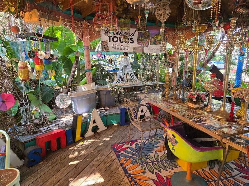 This Wonderfully Bizarre Spot in Florida Is a Kaleidoscope of Colors 7 The Small but Mighty Gift Shop on the Property