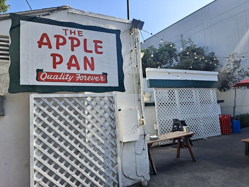 Outdoor Seating for the Overflow Crowd