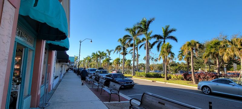 This Florida Beach Town Is One of the Best Places to Retire Without Giving Up the Coastal Lifestyle 14 Proximity to Sarasota and Regional Amenities