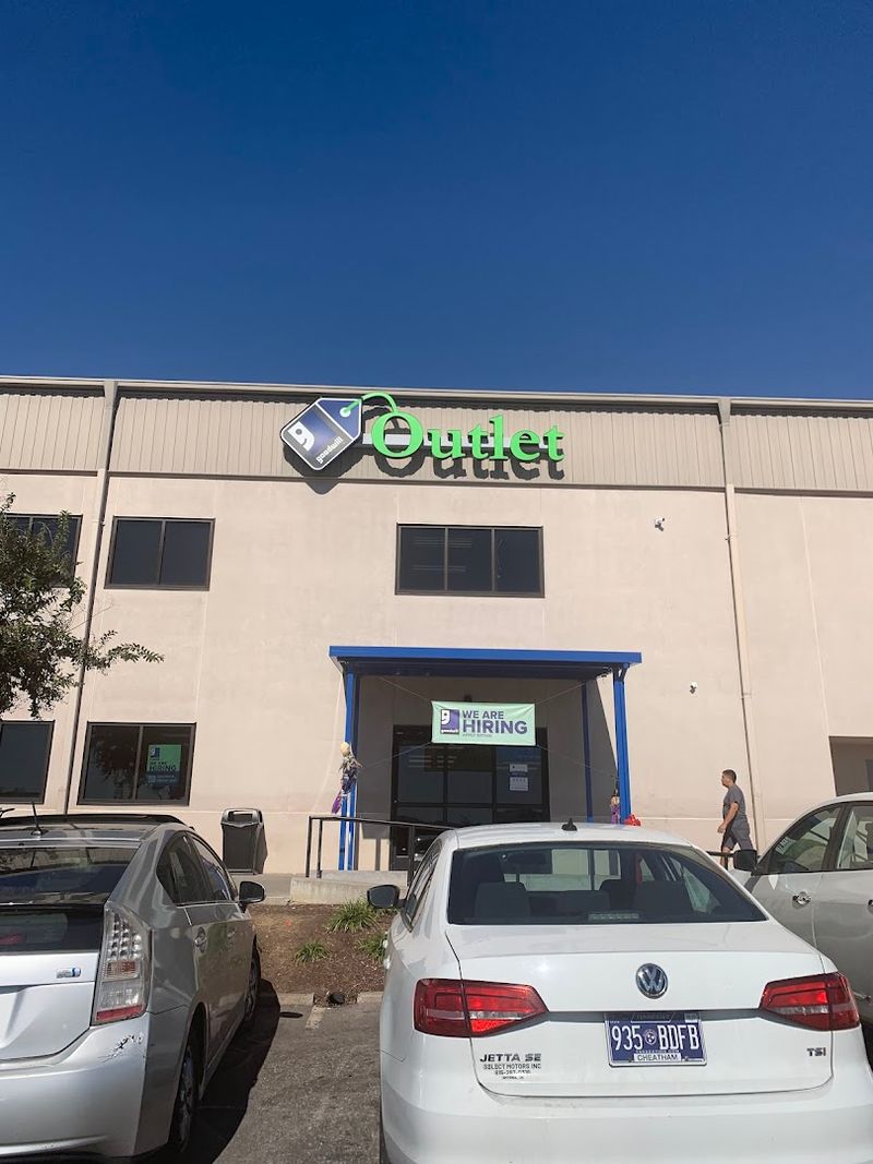 Goodwill Outlet Store - Nashville, Tennessee