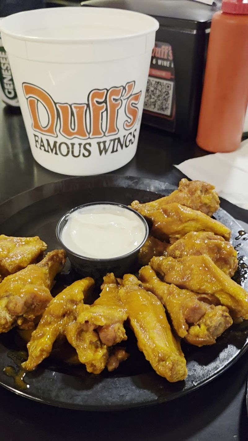 Duff's Famous Wings - Amherst, New York