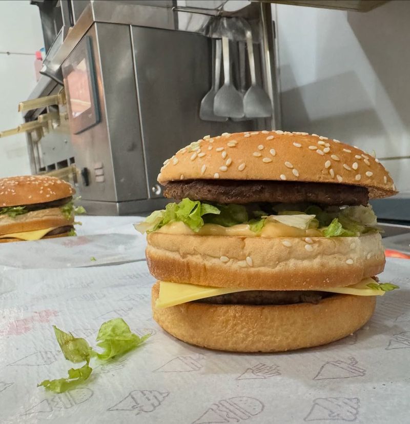 The Greatest Fast Food Burgers of All Time, Ranked 14 Big Bob, Bob's, Brazil