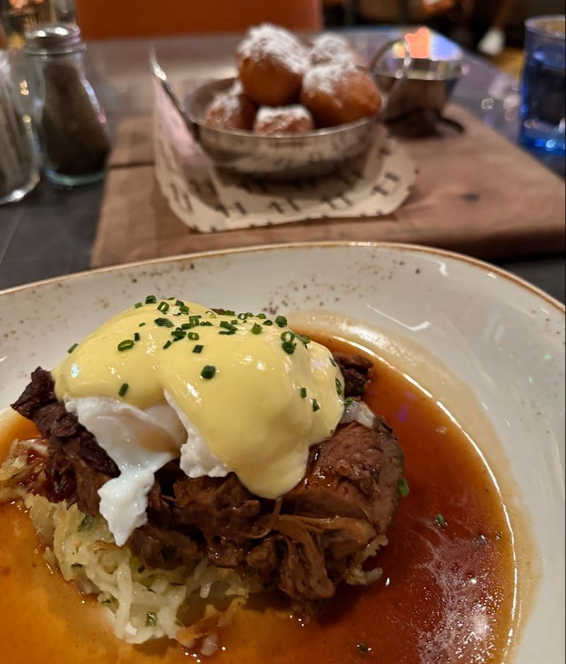 13 Nevada Brunch Spots That Turn Weekends Into A Routine 4 The Henry - Las Vegas, Nevada