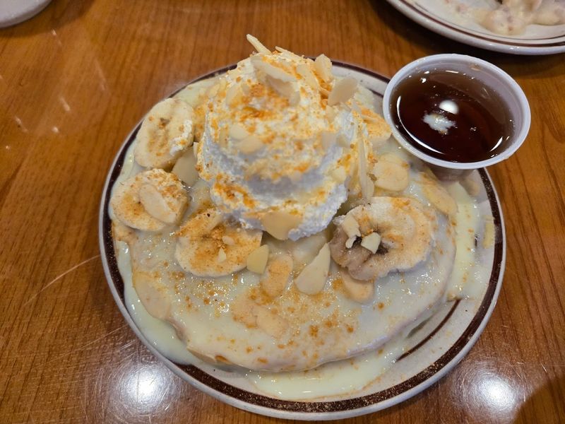 Banana Cream Pie Pancakes — Absurdly Delicious