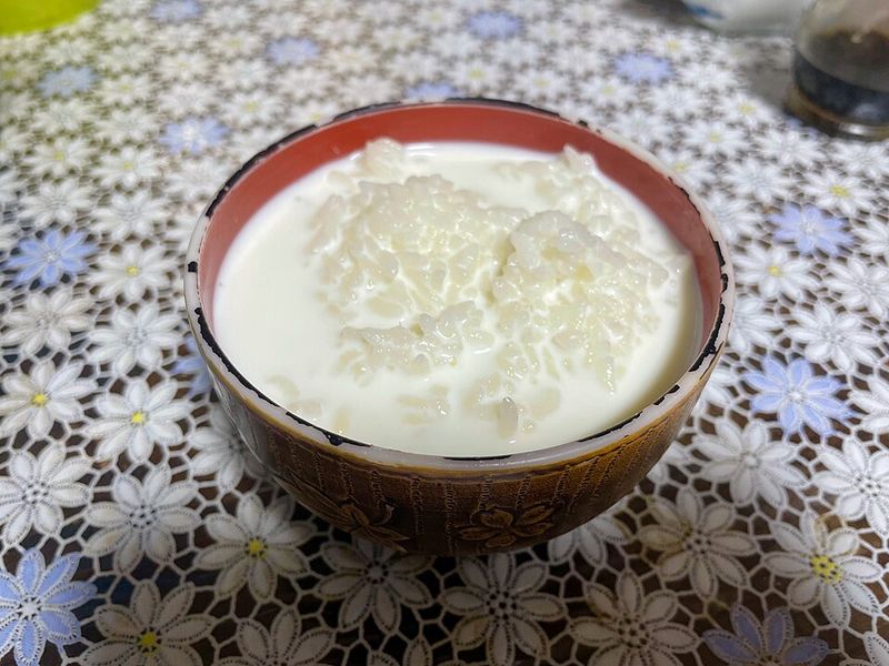 21 Meals That Only Make Sense If You Grew Up Eating Them Regularly 3 Rice with milk