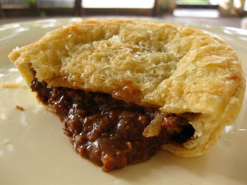 21 Meals That People Remember as Simple - Until They Try Making Them Today 8 Meat pies