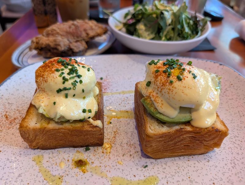 The Cube Benny: A Creative Eggs Benedict Reinvention