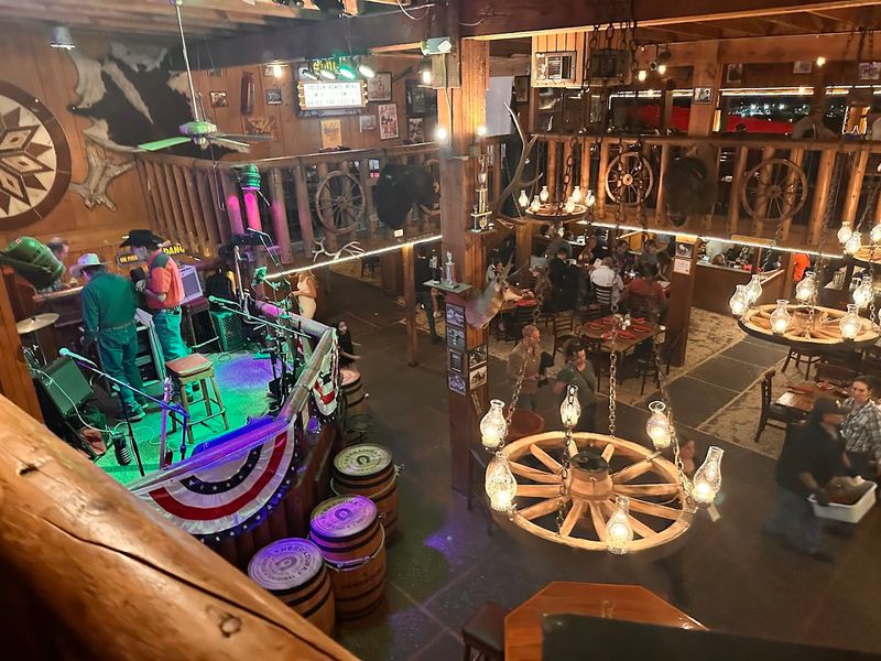 Spectacular Western Atmosphere and Unique Decor