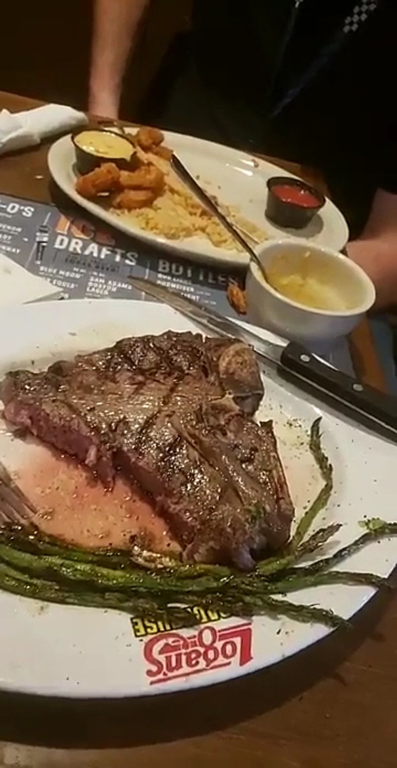 Logan's Roadhouse - Nashville, Tennessee