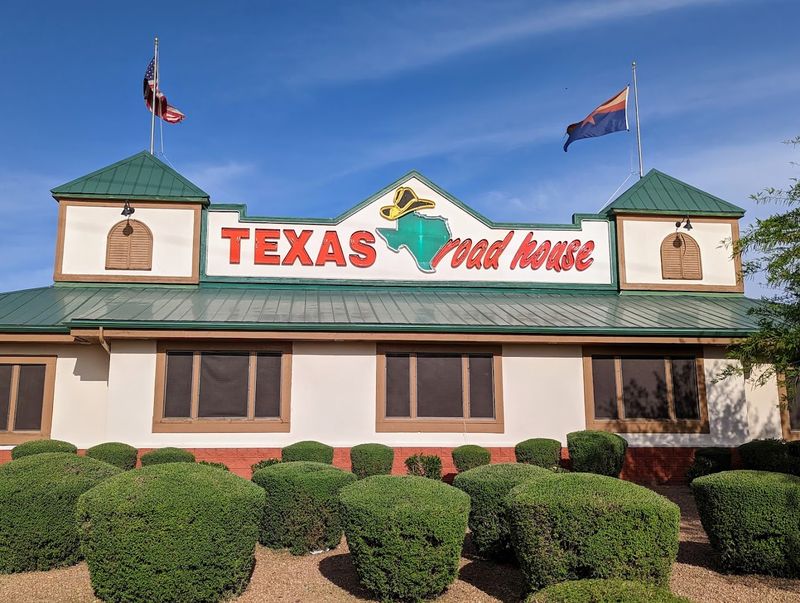 12 Arizona comfort food restaurants that feel like a reward after a long drive 9 Texas Roadhouse - Mesa, Arizona