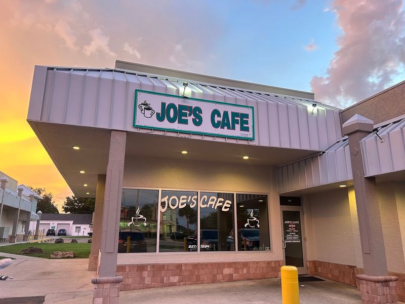 14 Classic Florida Diners That Feel Like a Step Back Into the 1960s 11 Joe's Cafe - Lehigh Acres, Florida