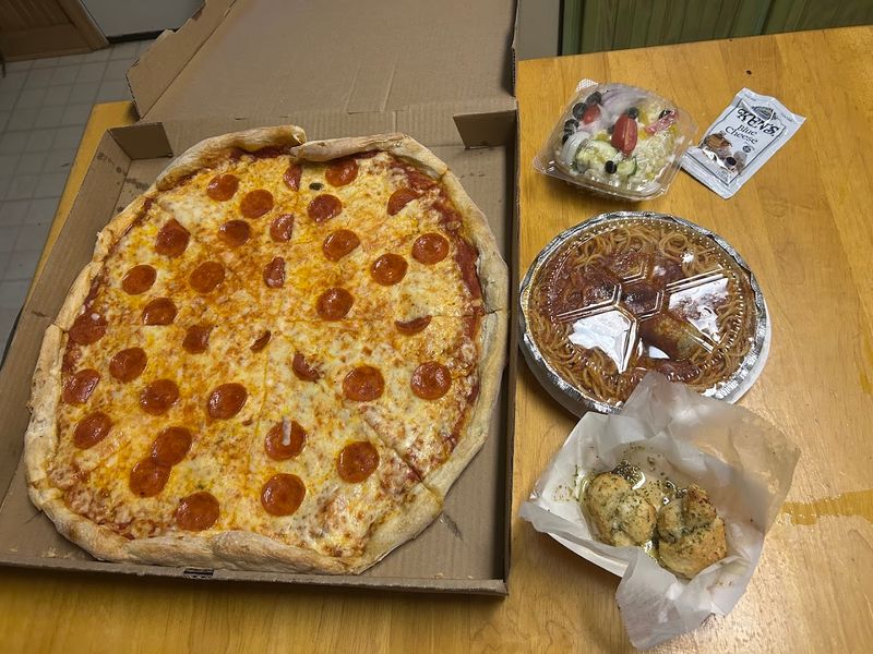 Luna's Pizza & Restaurant - Oakboro, North Carolina