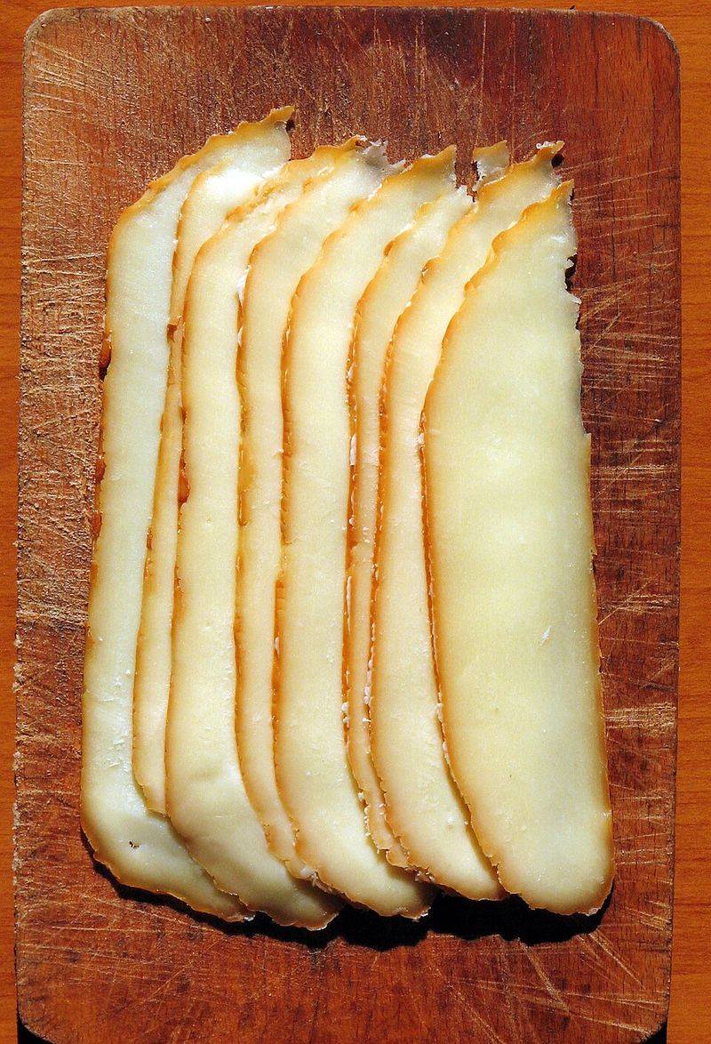 Deli sliced cheese