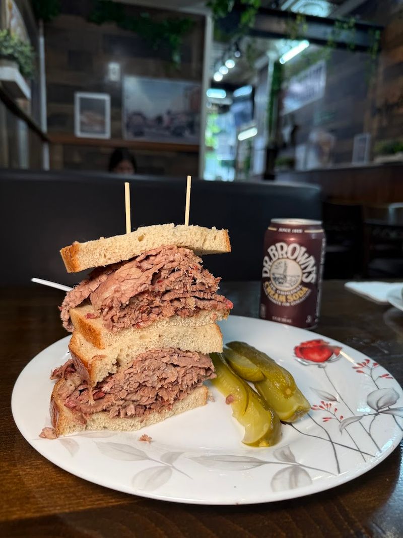 100% Halal Deli, a Rare and Meaningful Find